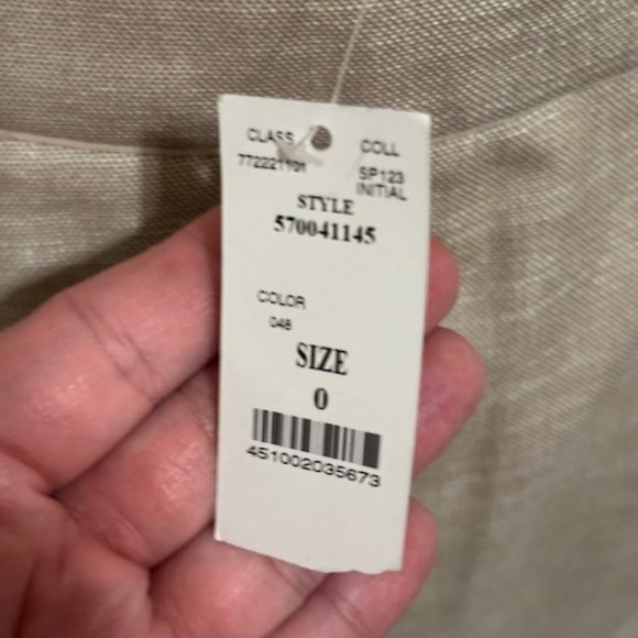 Brand New White House Black Market Skirt, Size 0 - Picture 7 of 7